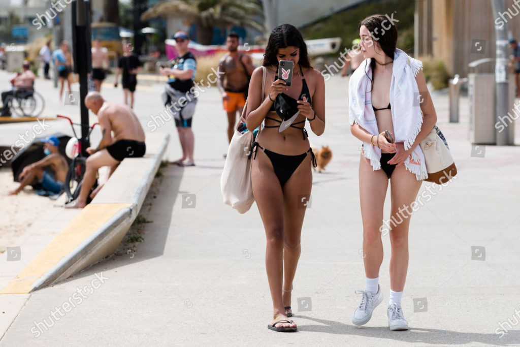 saint kilda beach girls